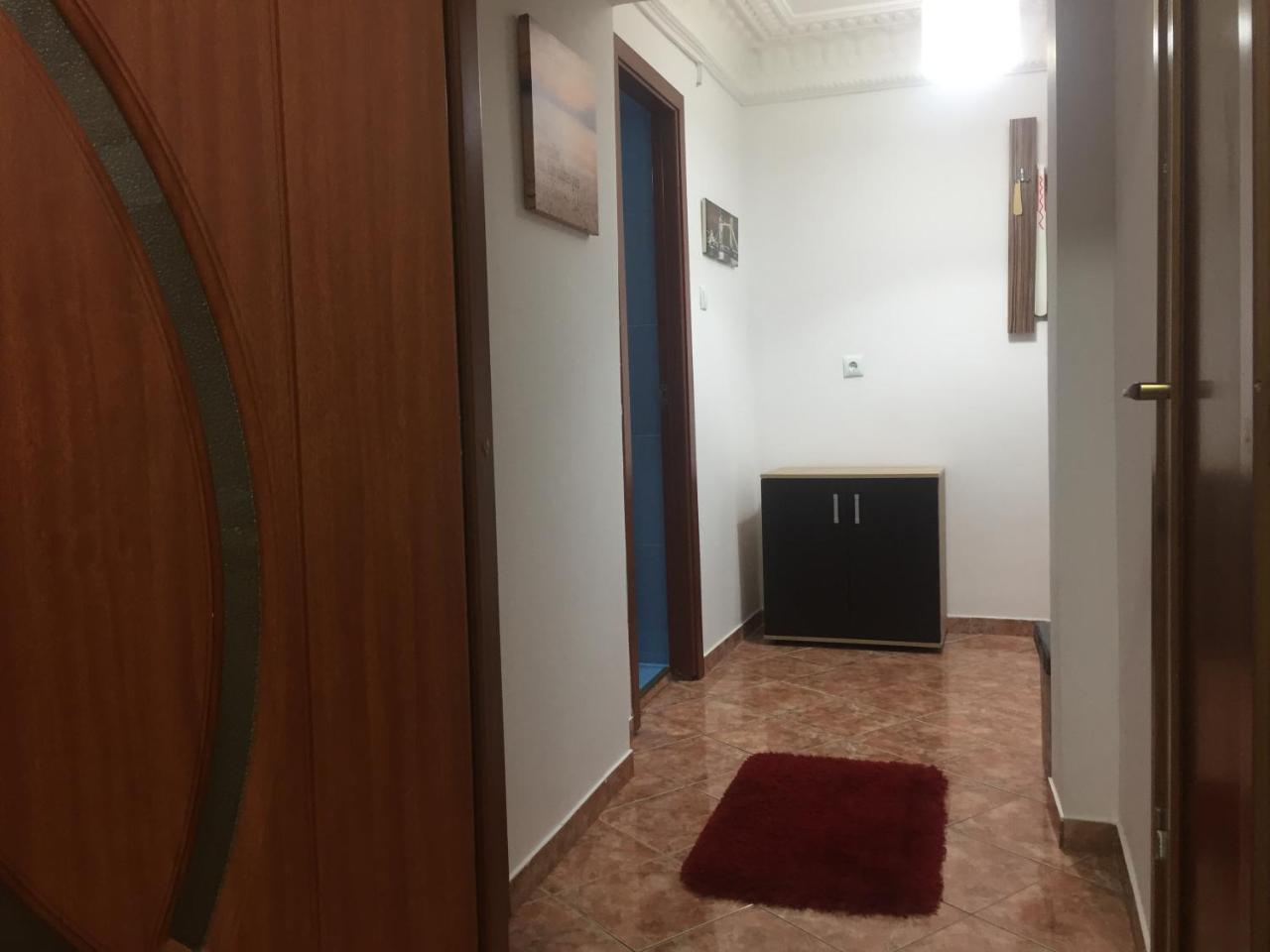 Center Apartment Galati  Bagian luar foto