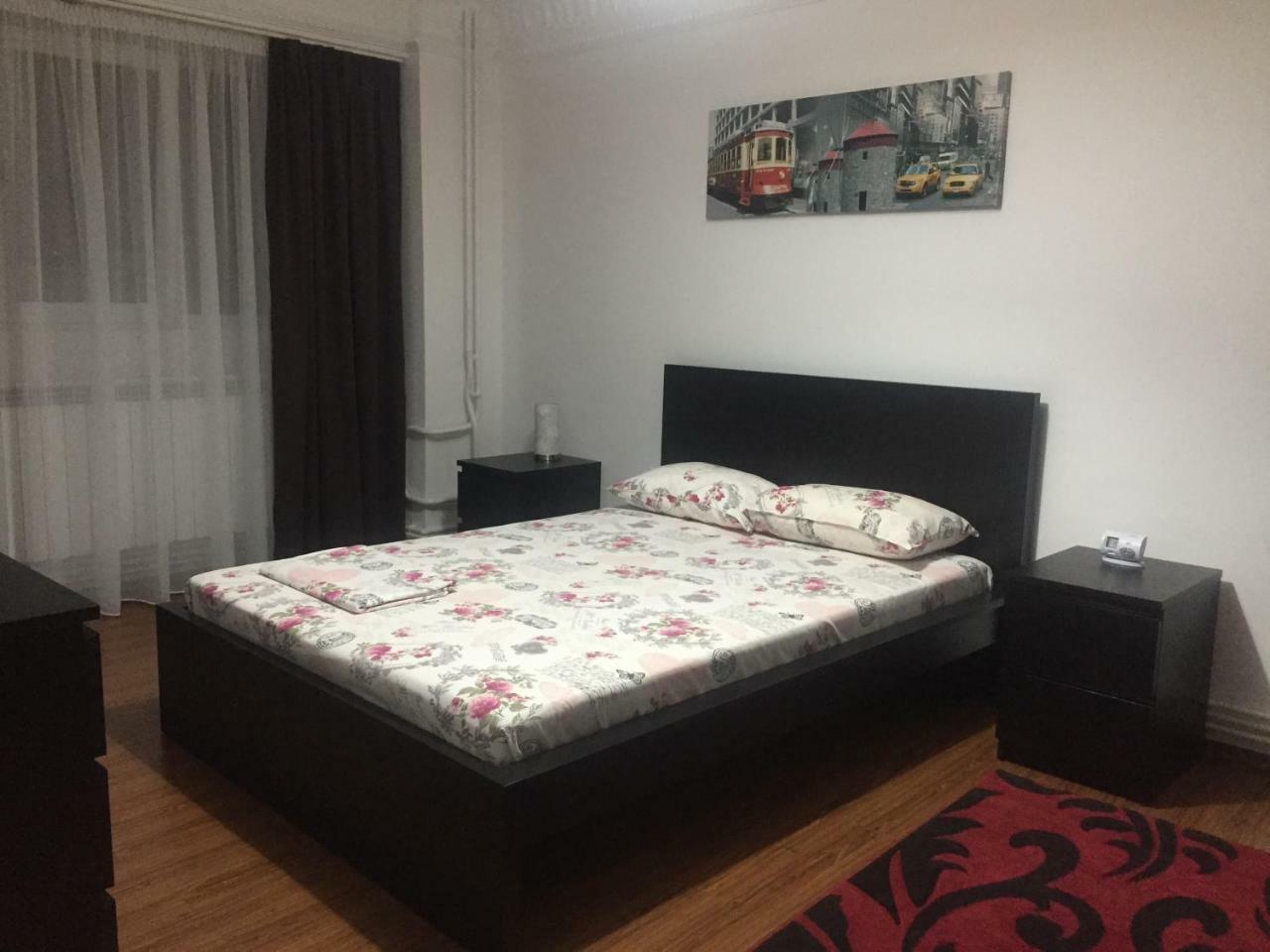 Center Apartment Galati  Bagian luar foto